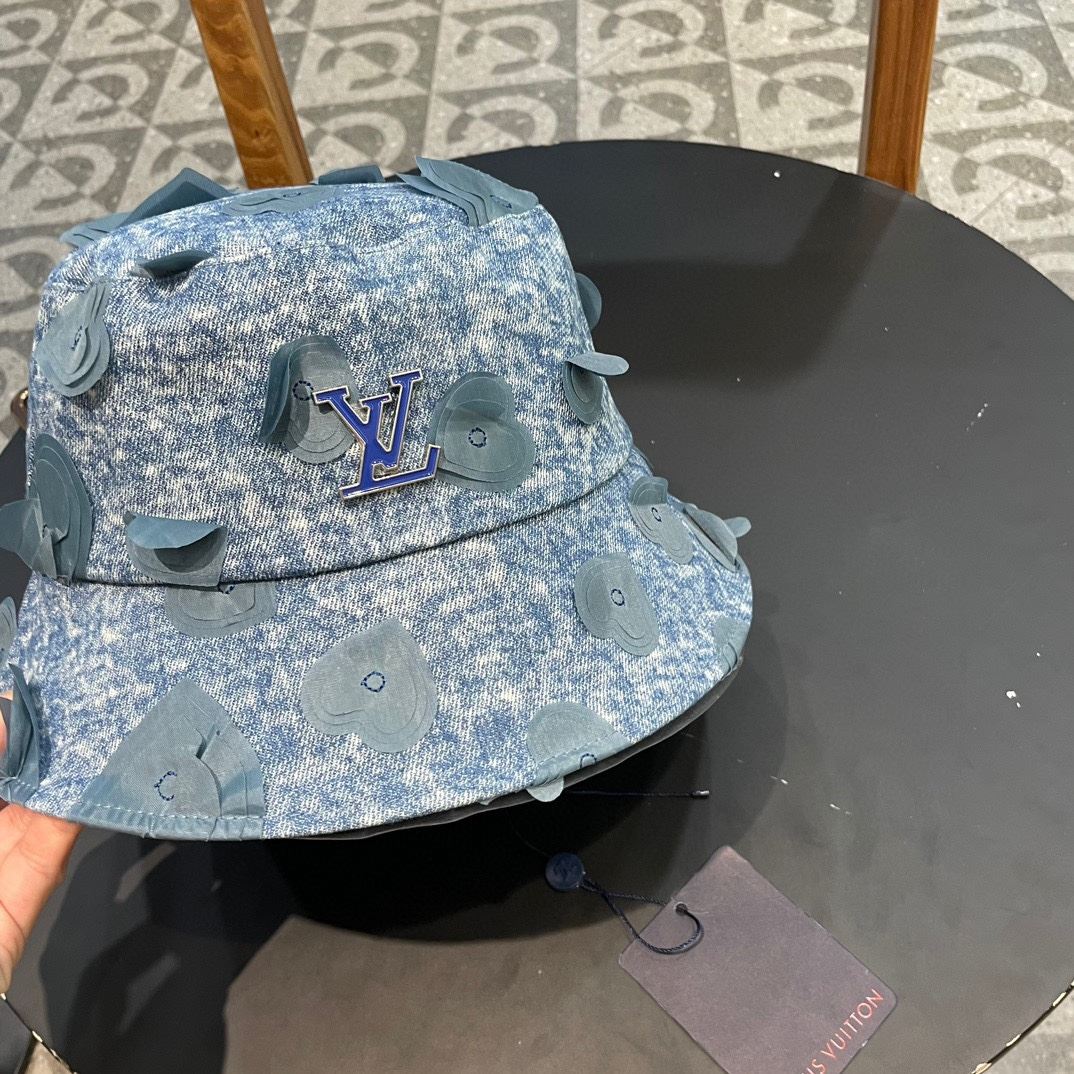 Louis Vuitton Caps